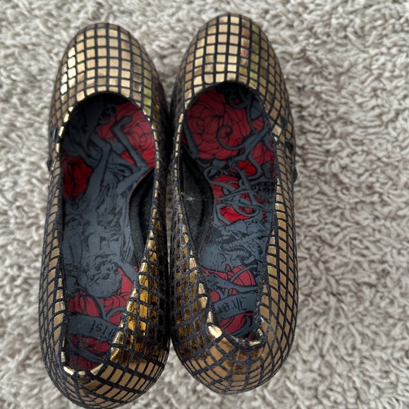 Iron fist platform golden pumps in mirror style - Picture 4 of 13